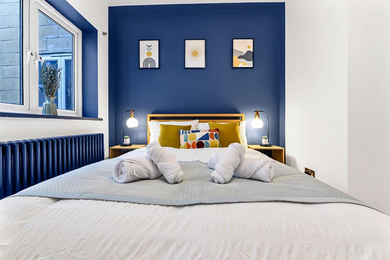 Spacious Contemporary 2 Bed Flat, * Londen
