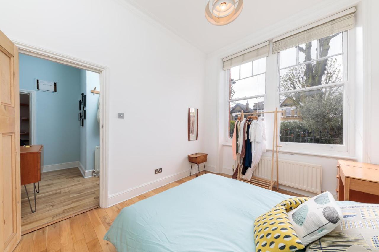 Apartment Bright & Spacious Two Double Bedroom Close To Station