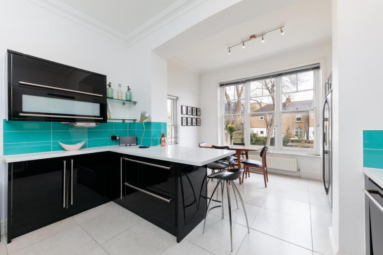 Apartment Bright & Spacious Two Double Bedroom Close To Station