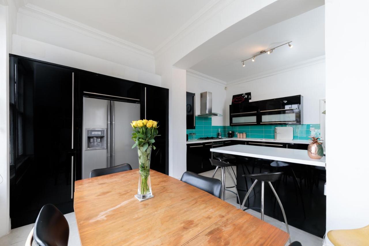 Apartment Bright & Spacious Two Double Bedroom Close To Station