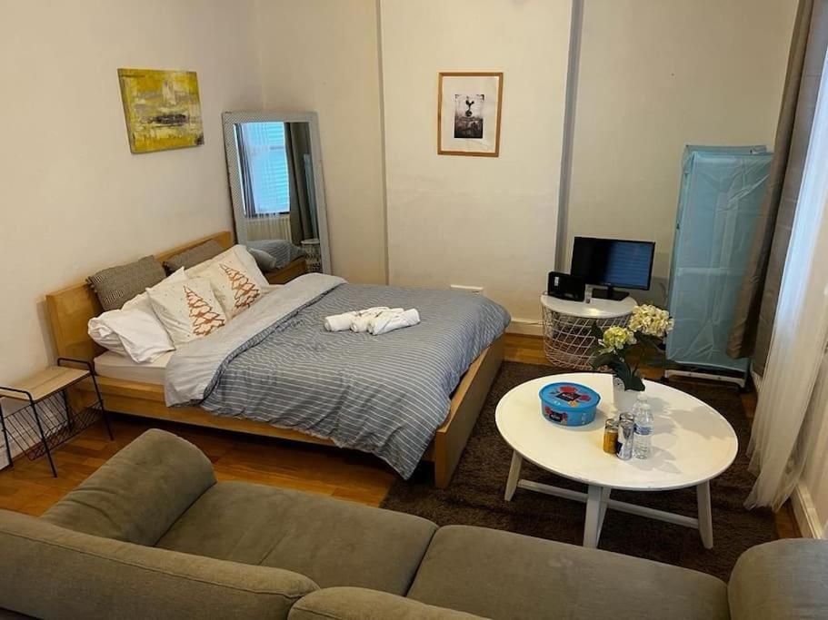 Feel The Heat Of The Stadium Apartment London