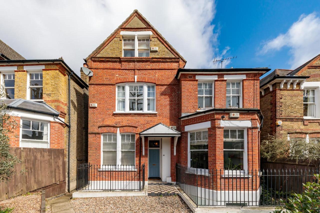 Apartment Bright & Spacious Two Double Bedroom Close To Station *