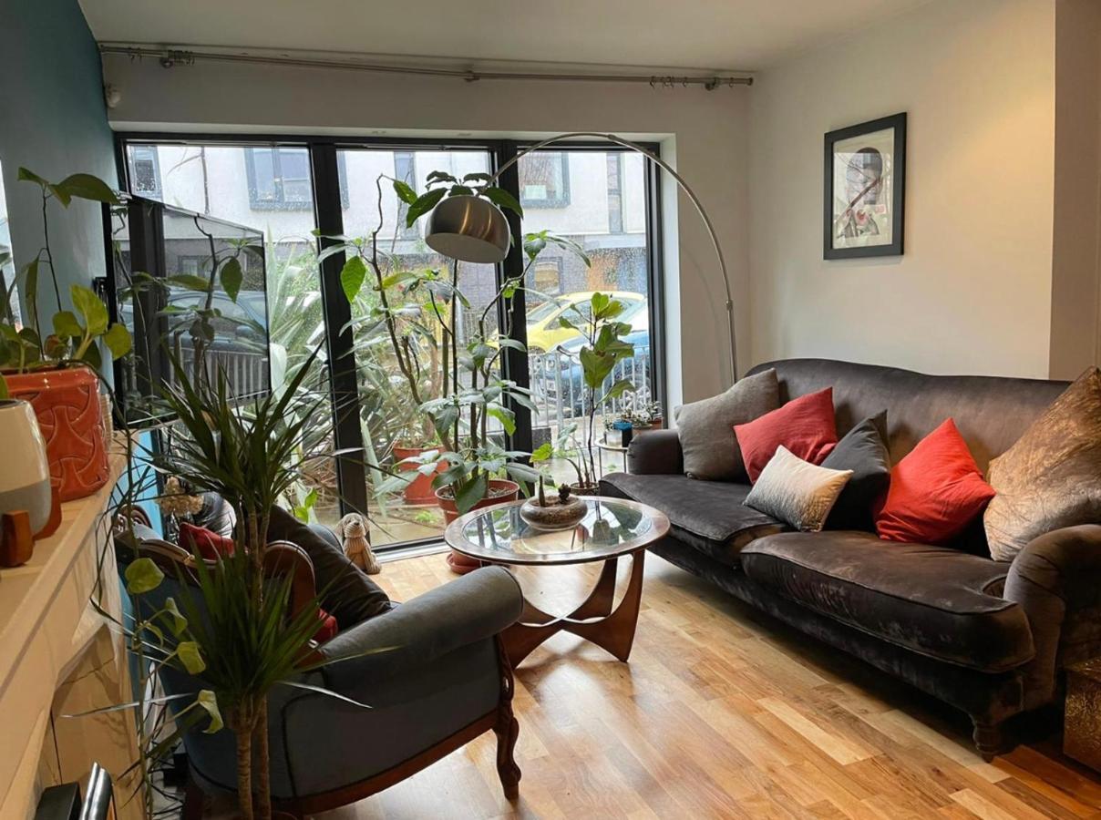 Eclectic East Hideaway With En-suite London
