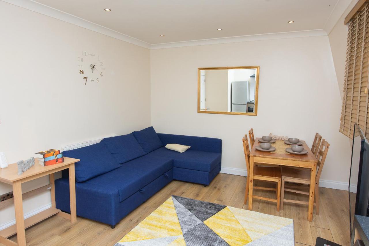 Evergreen Apartments-flat 5, Apartment London