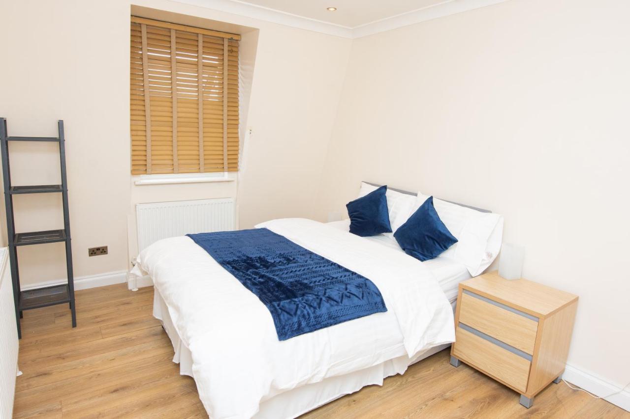 Evergreen Apartments-flat 5,