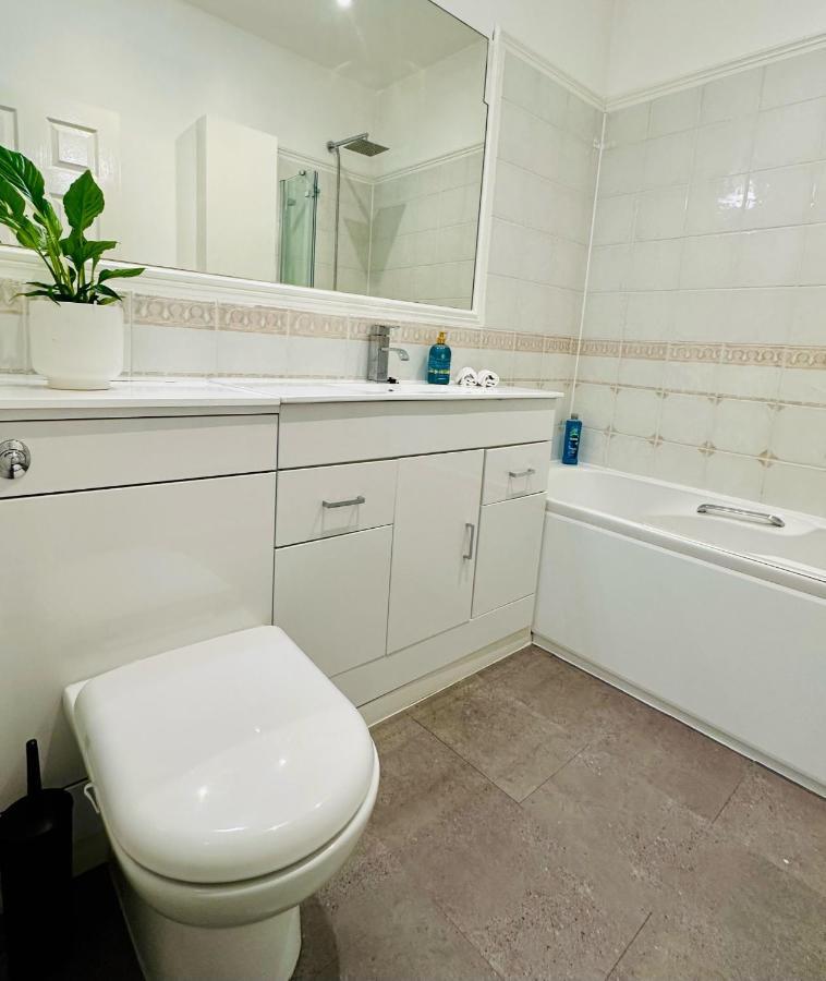 Riverside Flat In Southwark * London