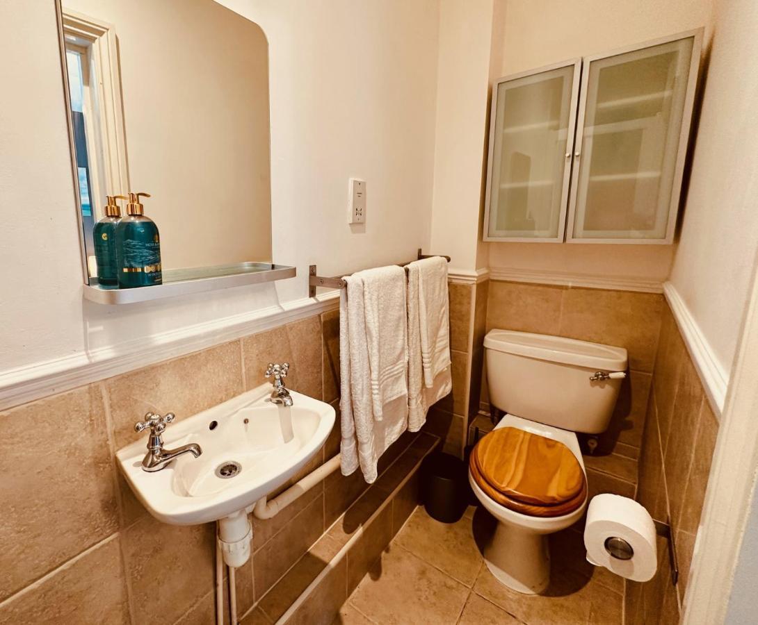 Apartment Riverside Flat In Southwark London