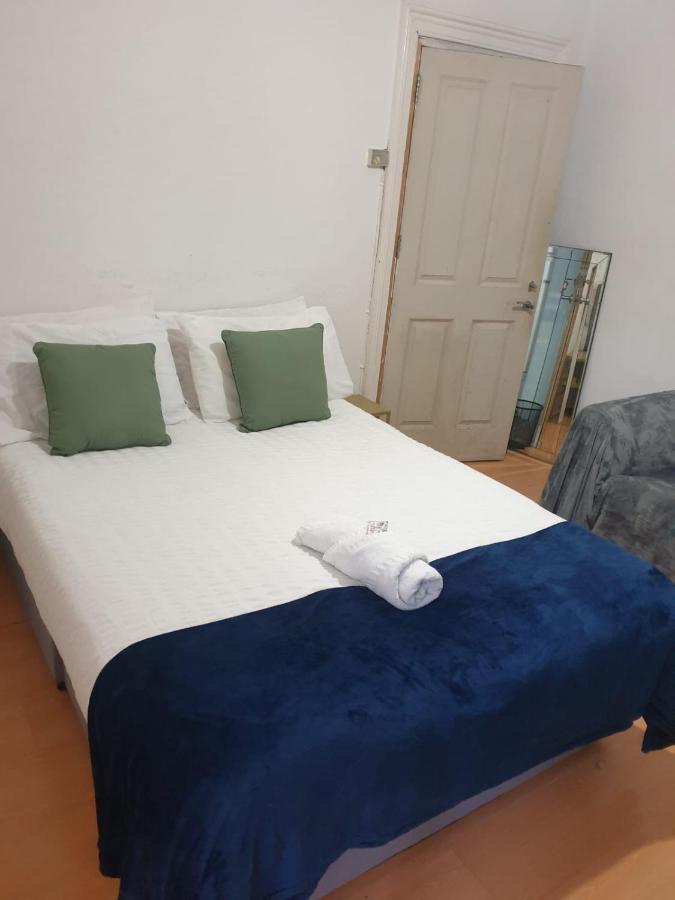 Balham, South Spacious F2, 6 Available Pensión Londres
