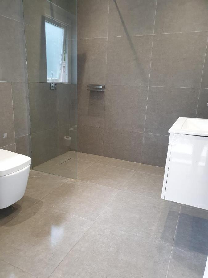 Balham, South Spacious F2, 6 Available Pensión