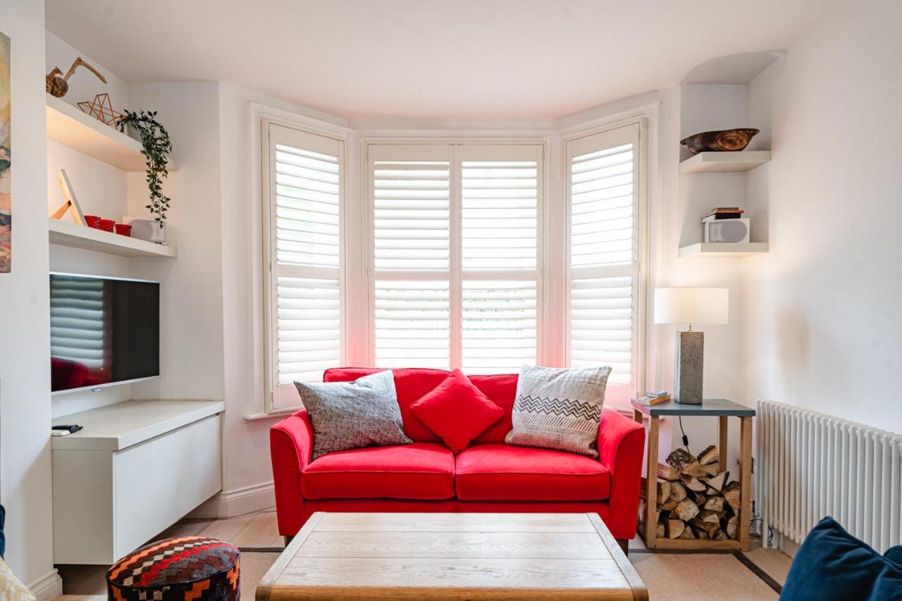 Stunning 2br Victorian Terraced Cottage, Sw * Londres