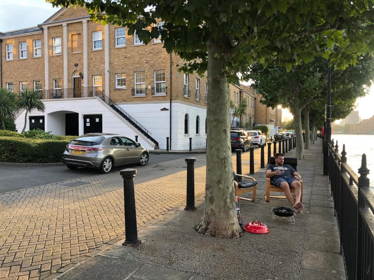 Riverside Flat In Southwark London
