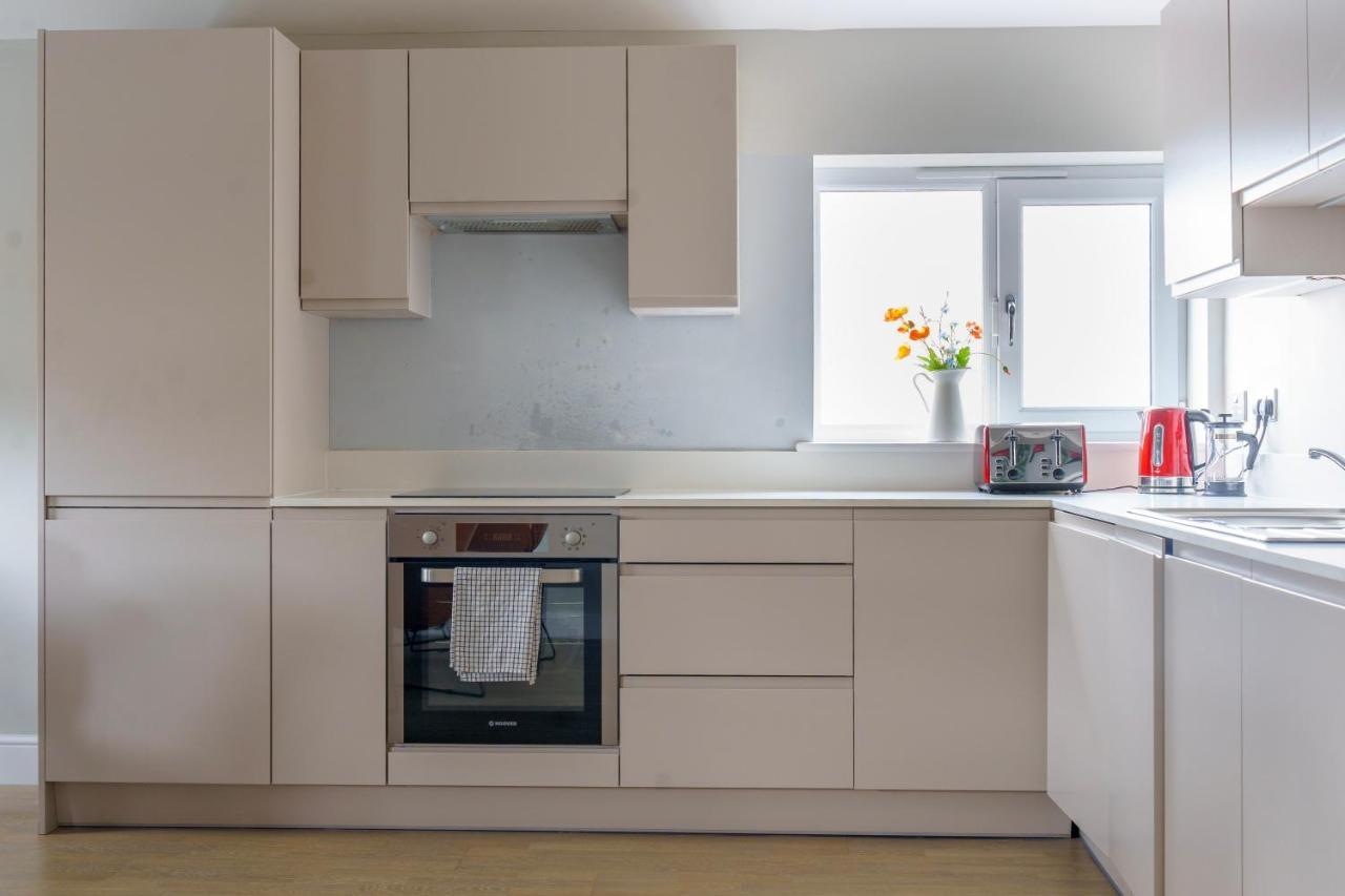 Beautiful New 2 Bed Flat - 5 August House Apartamento *