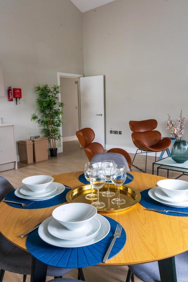 Beautiful New 2 Bed Flat - 5 August House Apartamento *