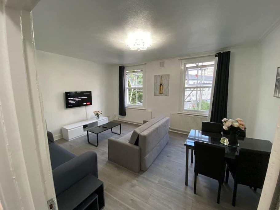 2 Bedroom Flat In