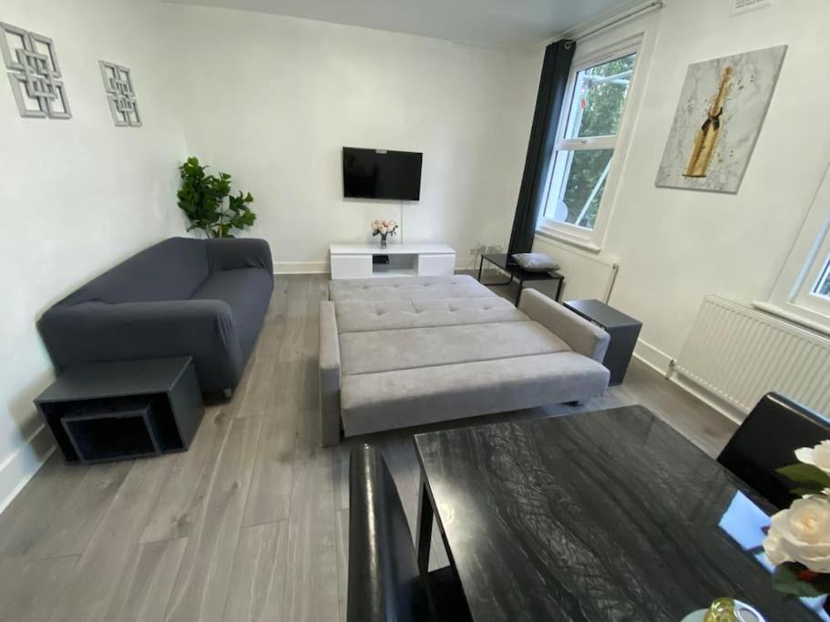 2 Bedroom Flat In Londres
