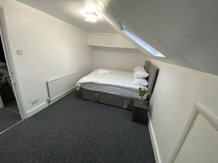2 Bedroom Flat In Londres