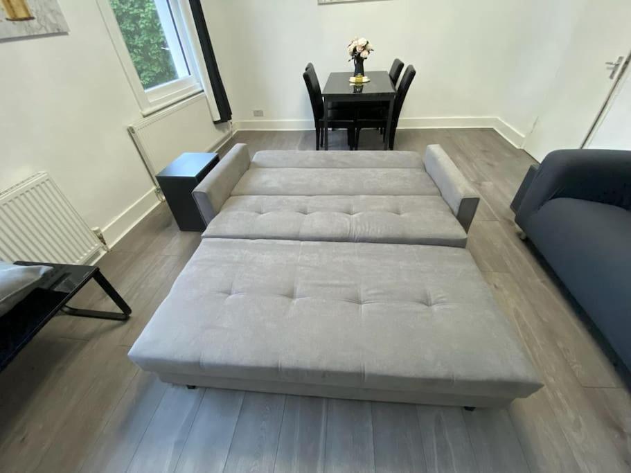 2 Bedroom Flat In Londres