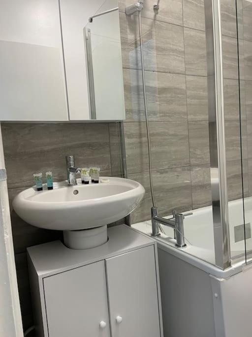 2 Bedroom Flat In