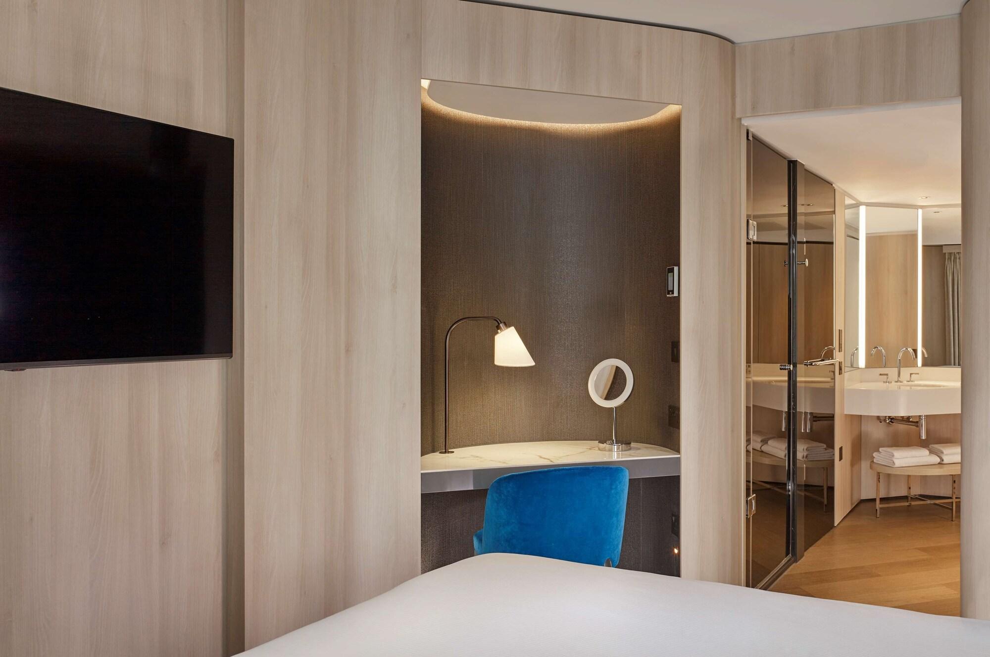 Hotel The Westminster London, Curio Collection By Hilton