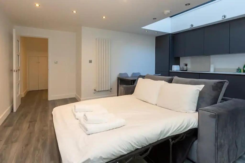 Stylish 2-bed Flat In The Heart Of West Hampstead * London