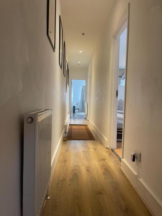 Beautiful 2 Bedroom House In Fulham.