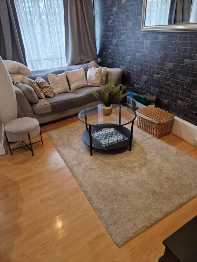 Apartment Beautiful 2 Bedroom House In Fulham. London