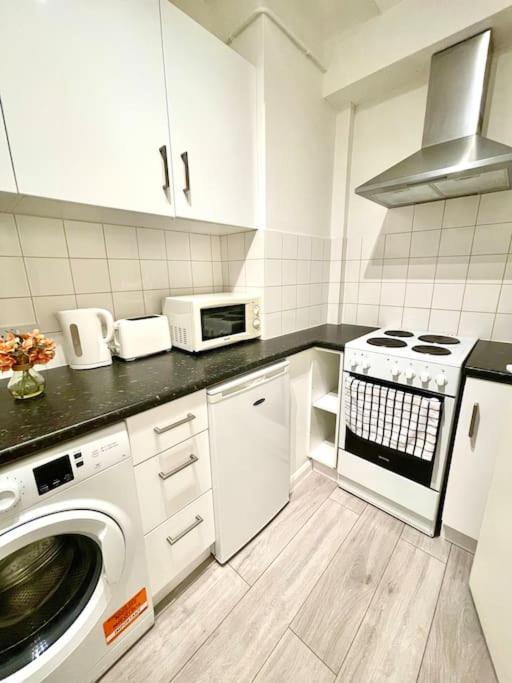 2 Bed Flat Near To Tower Bridge Apartment