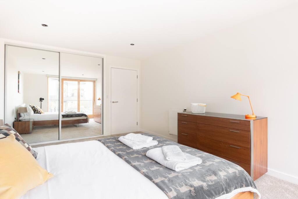 Appartement Modern & Comfortable Flat - Tobacco Dock - Wapping Londres