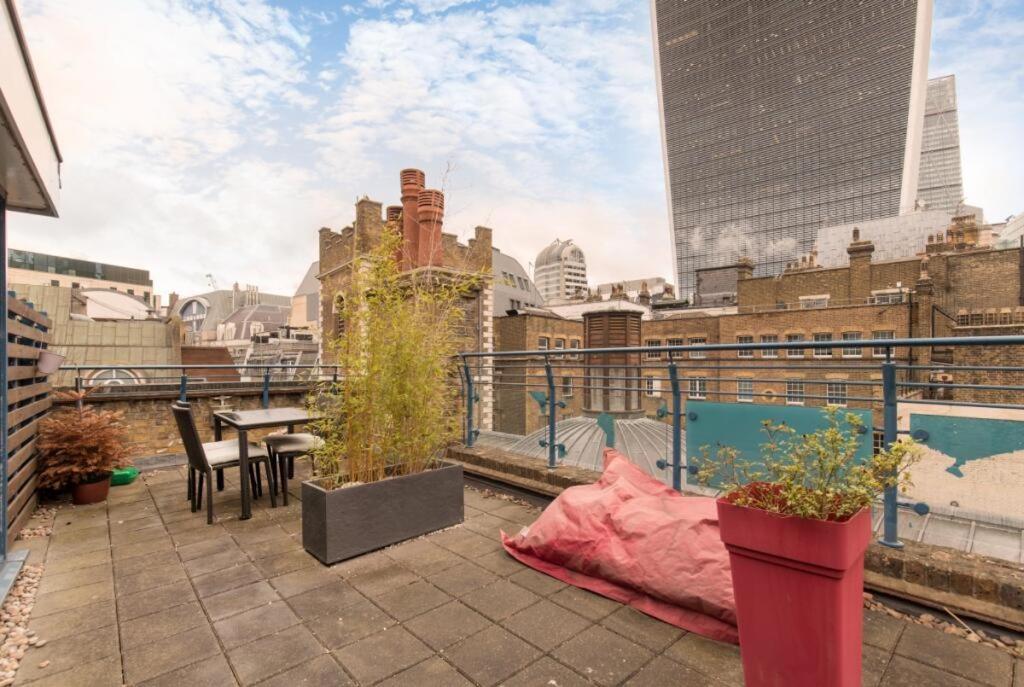 1 Bed With Roof Terrace *