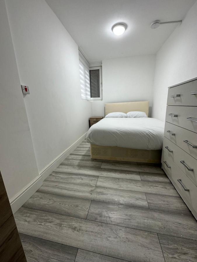 3 Bedroom Bayswater Apartamento