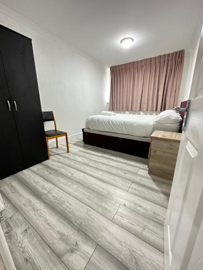 3 Bedroom Bayswater