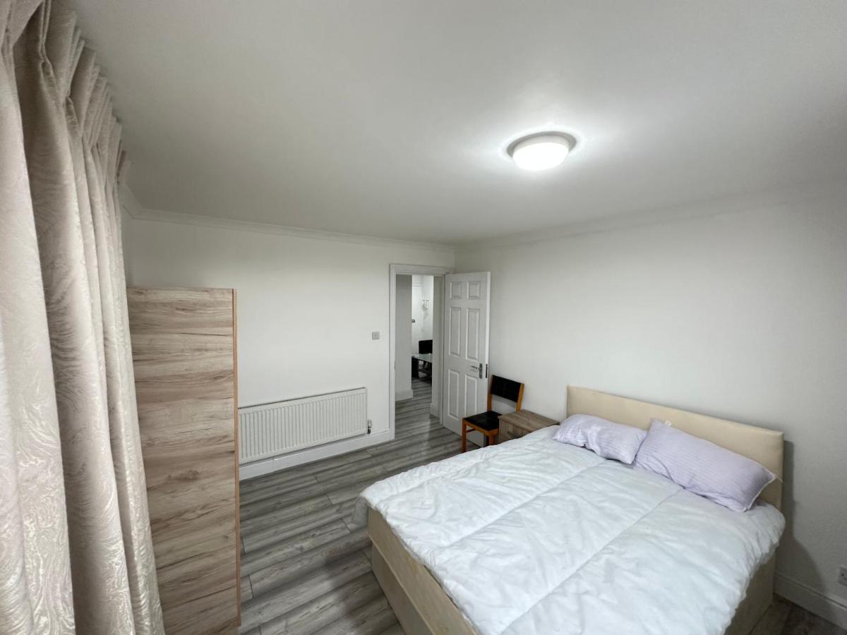 3 Bedroom Bayswater *