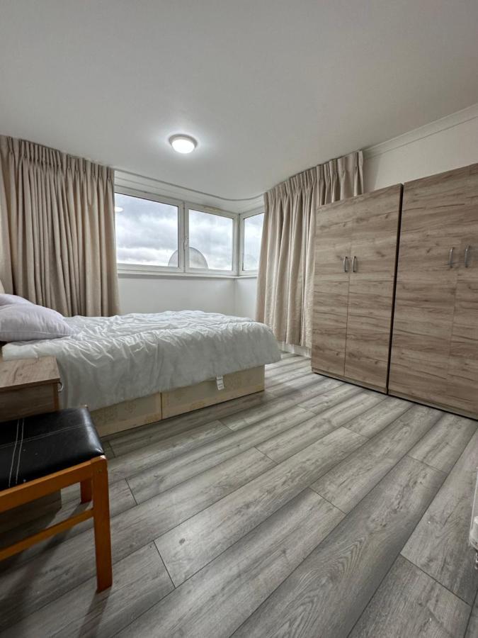 3 Bedroom Bayswater Apartamento *