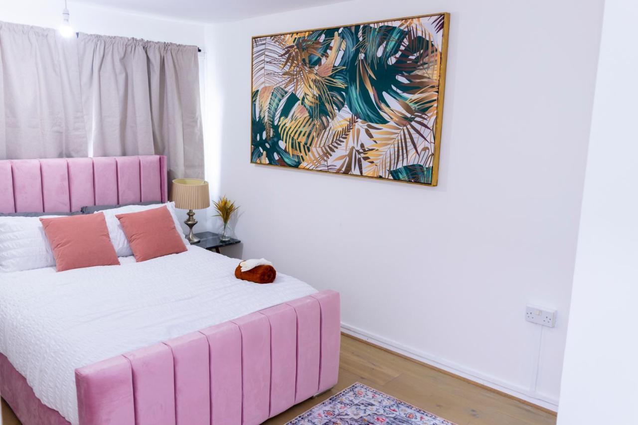 Elegant 3 Bed House In The Heart Of