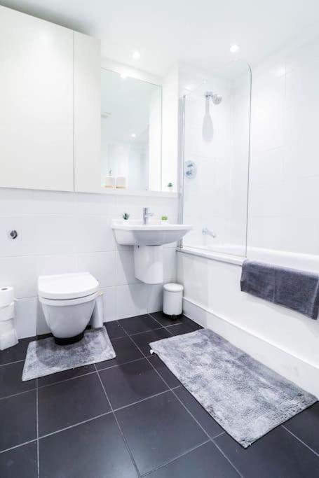 Appartement Canary Wharf-10% Discount-fibre Wifi-5mins To Tube *