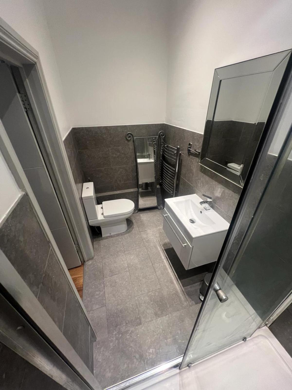 Stunning Holland Park- Sleeps 6 *
