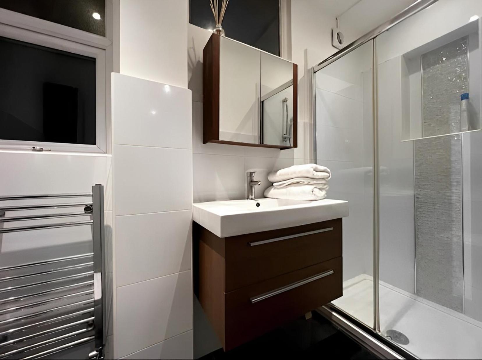 Great 1 Bed Flat London/chiswick *