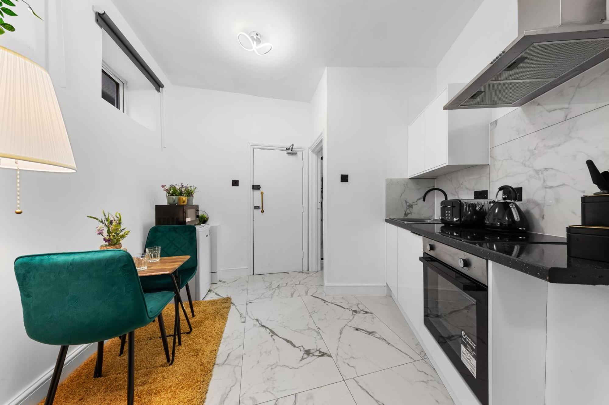 Serviced Modern Flat - Sleeps 2 - Good Links To King Cross, Euston, Finchley Road Station - Nw3 Apartment *