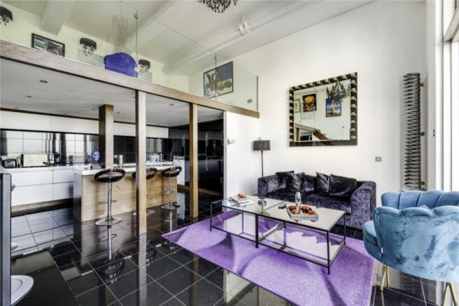 Penthouse Apartment *