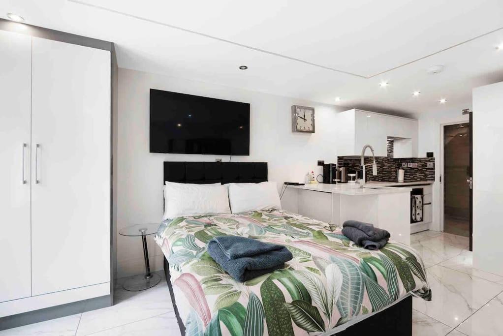 Stylish New Covent Garden Soho Studio Apart * Londres