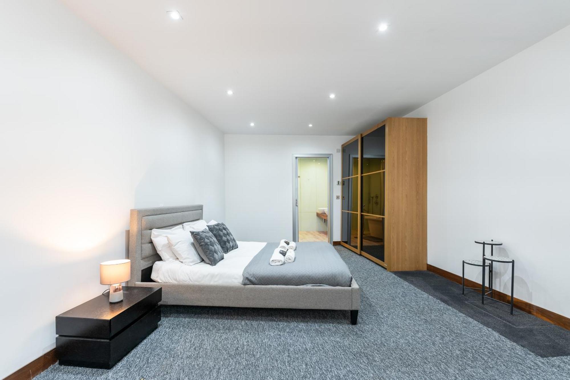 Luxury 2 Bedroom Flat In Bell Street