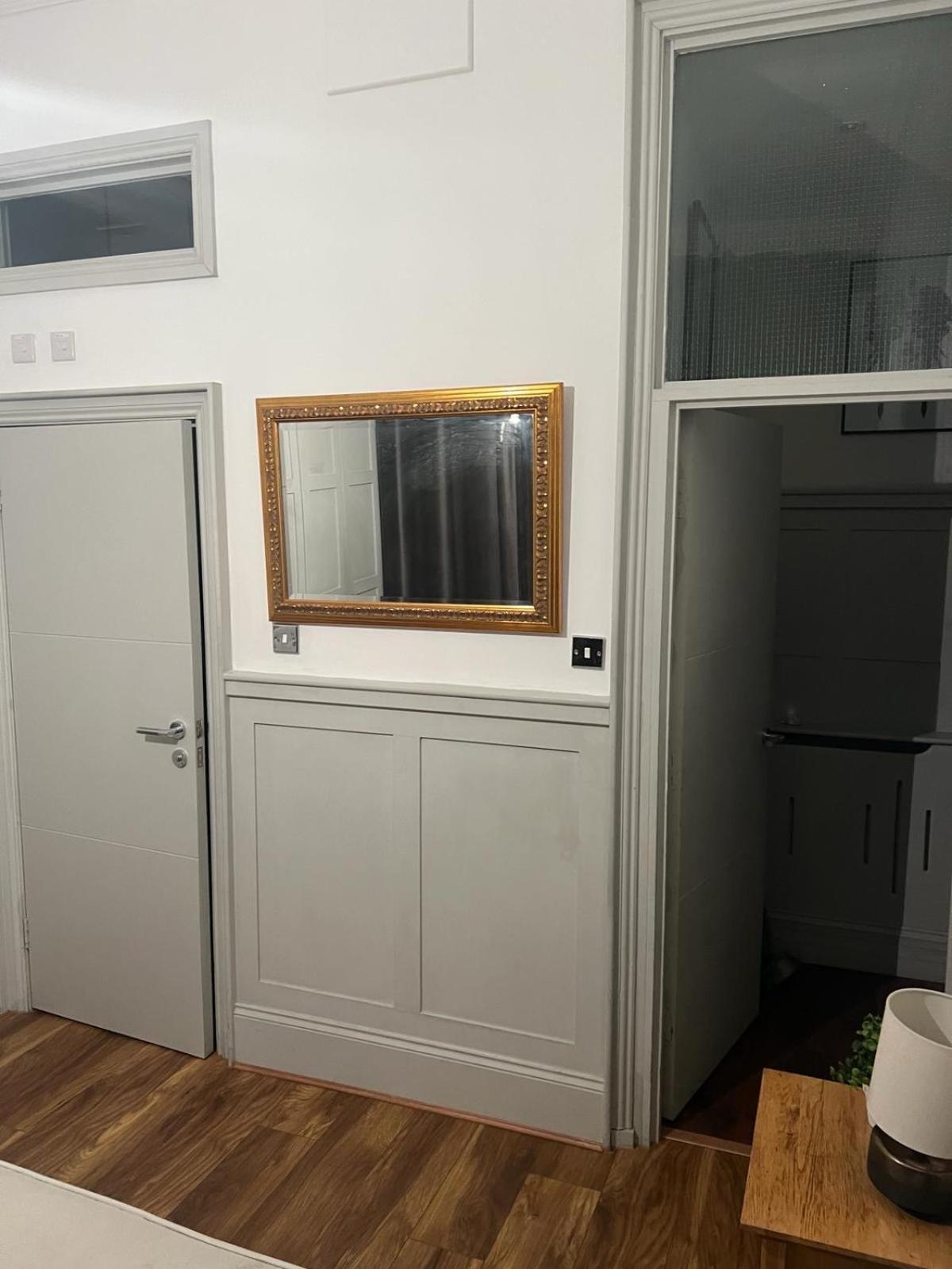 Stunning Holland Park- Sleeps 6