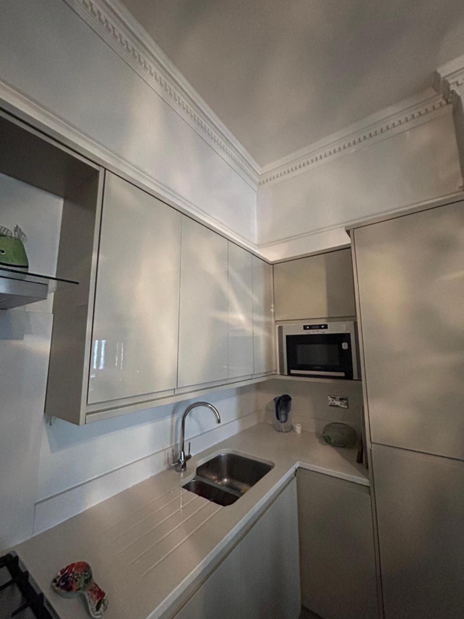 Stunning Holland Park- Sleeps 6 Apartment *