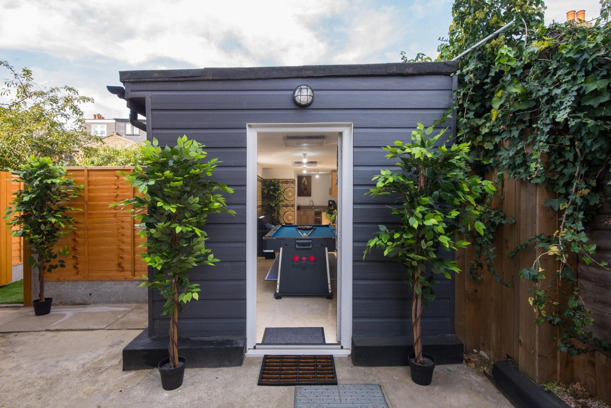 Luxury Versace 1 Bed Hot Tub Pool Table Sky Tv Londres