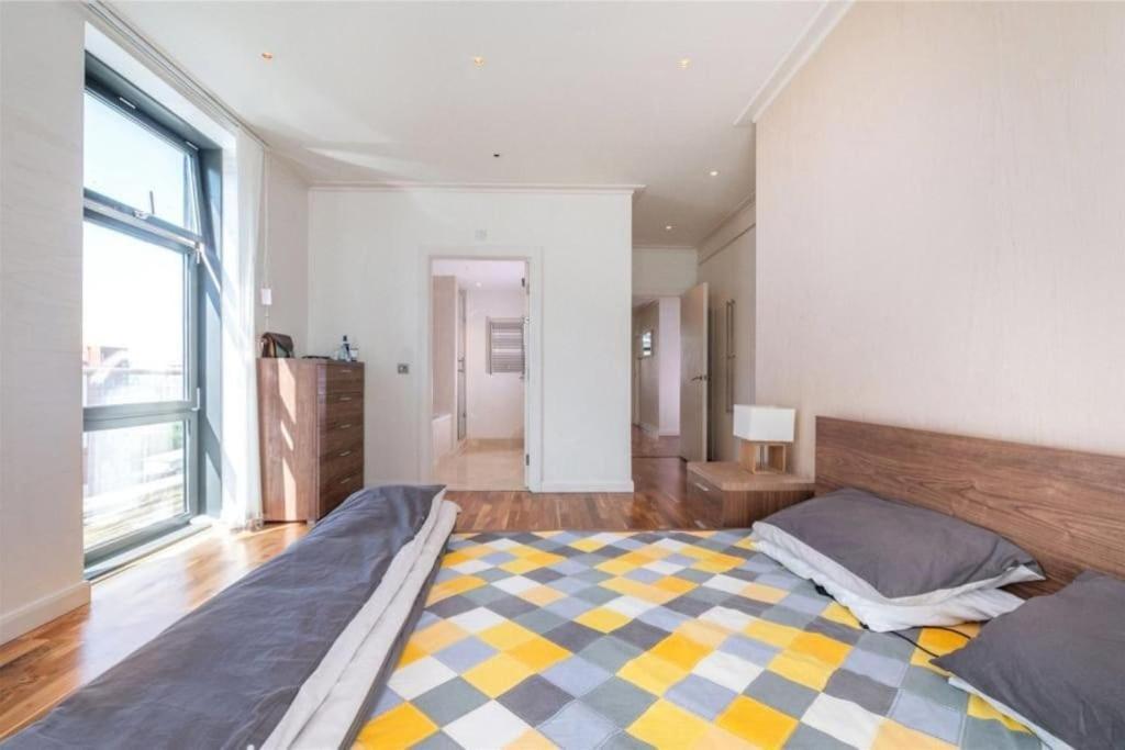 Luxury Penthouse 2 Bedrooms Flat In Canary Wharf Londres