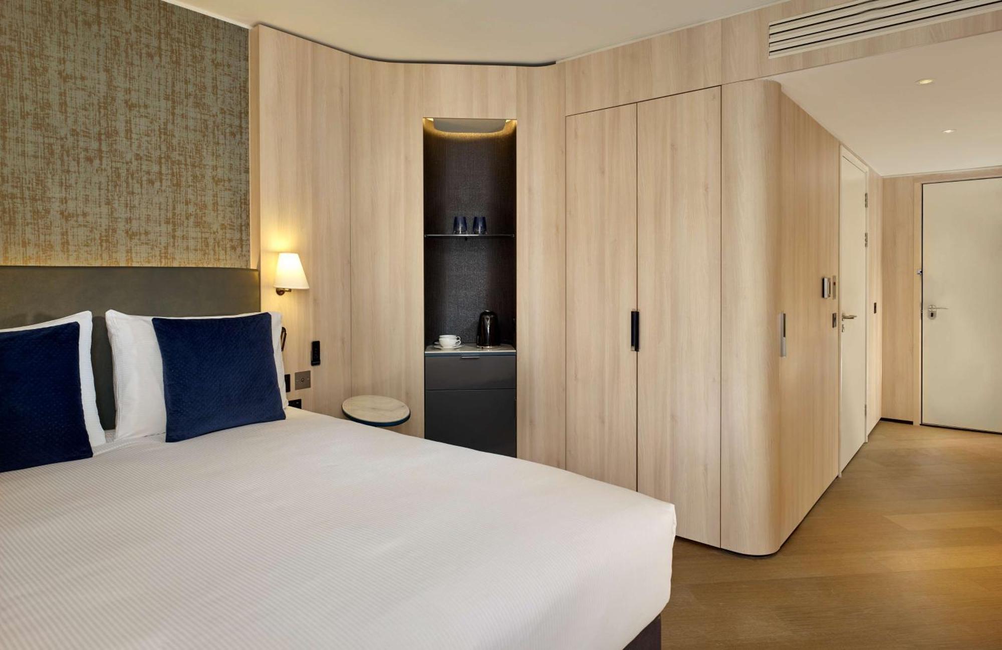 Hotel The Westminster London, Curio Collection By Hilton