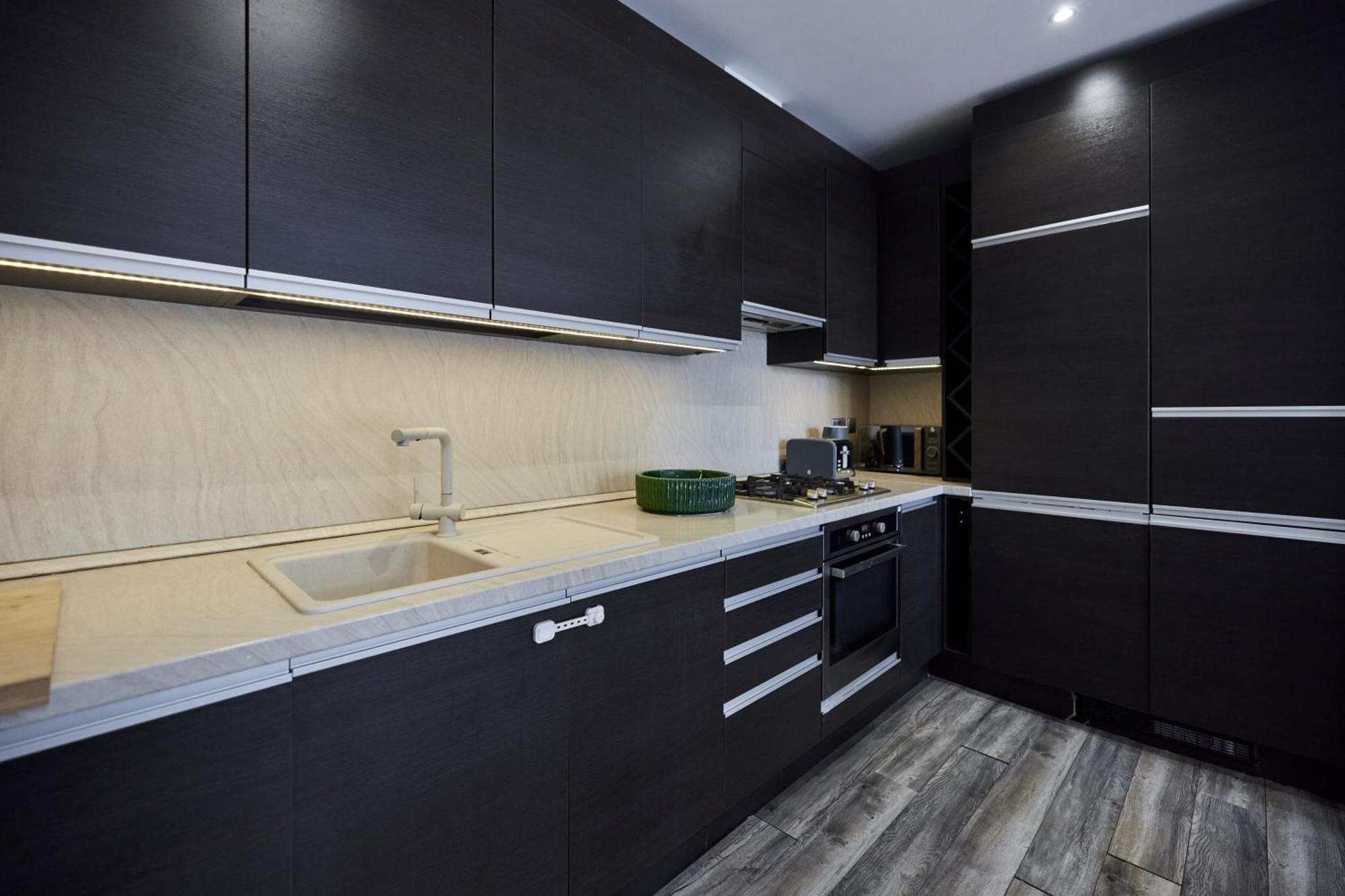 The Wembley Hideaway - Bright 2bdr Flat London