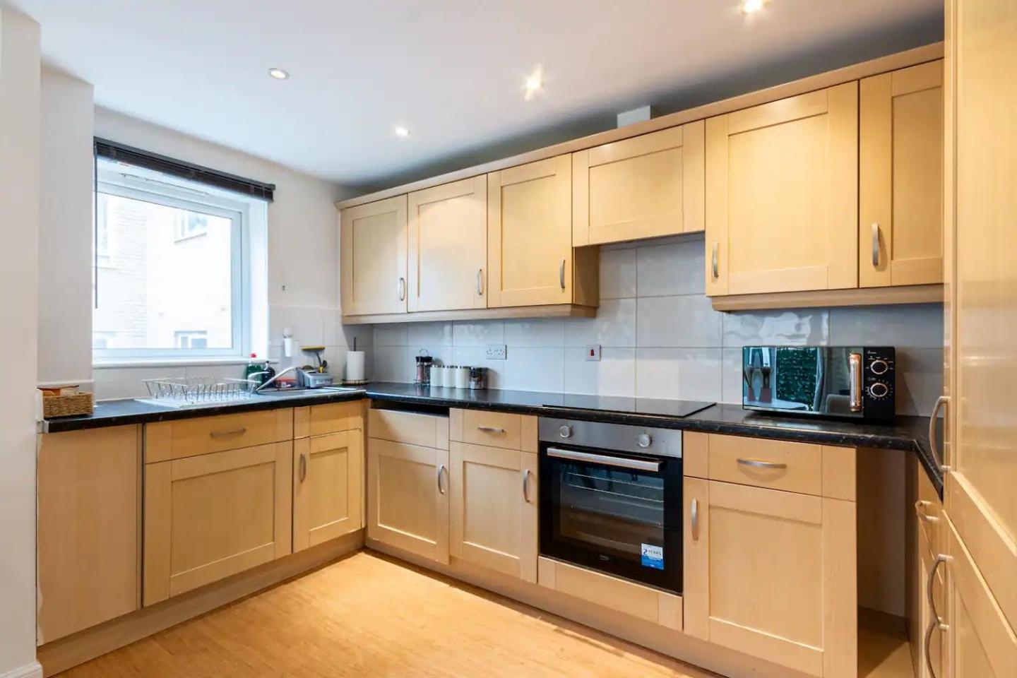 Apartamento Live The Wembley Buzz! Stylish Flat Near Station & Amenities Londres