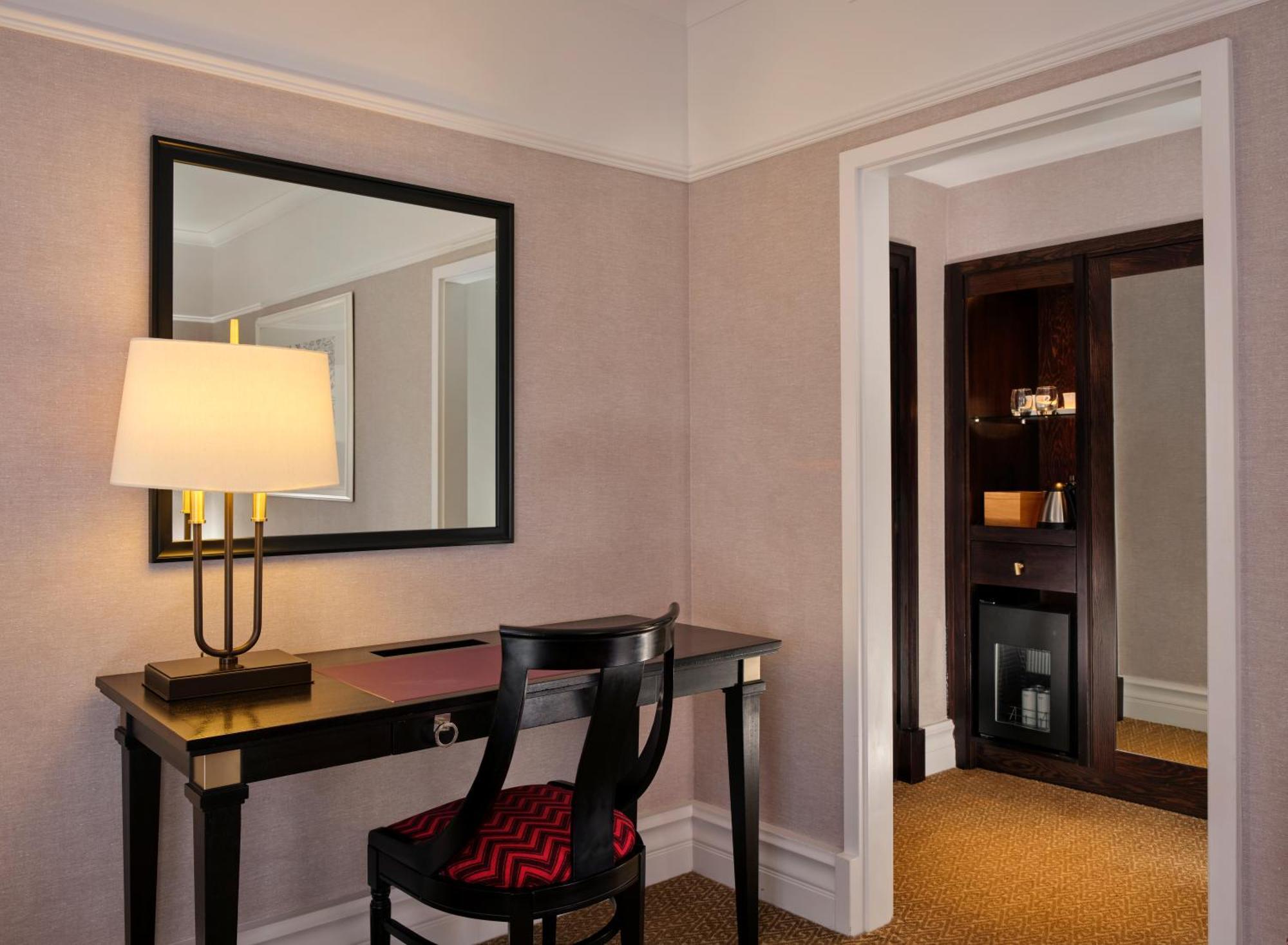 St. Ermin's Hotel, Autograph Collection Hotel 4*