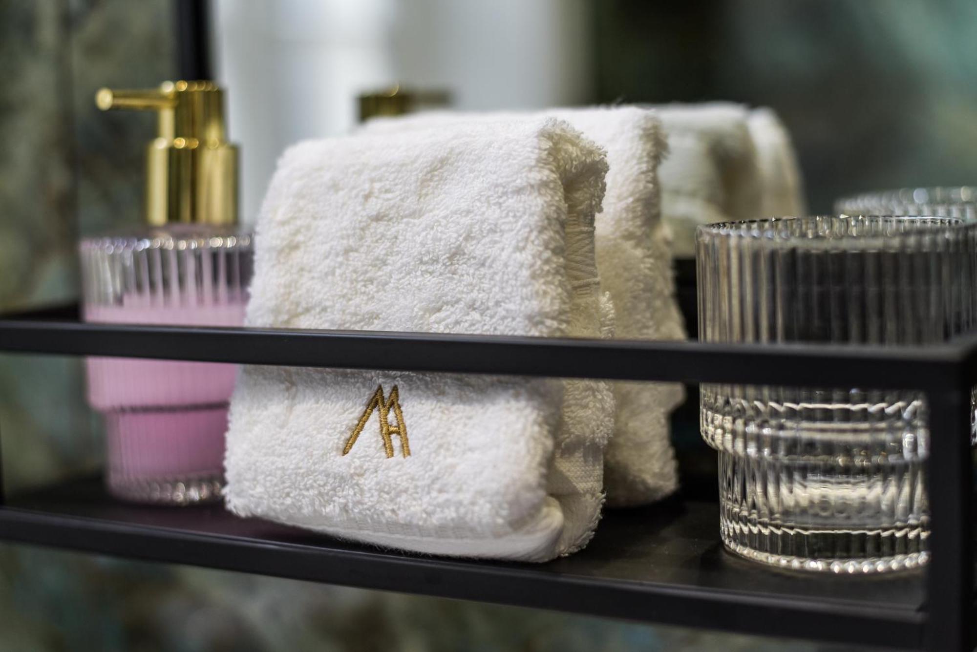 Avari - Hatton Collection